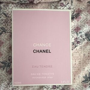 CHANEL Chance Eau Tendre in Soft Pink